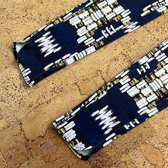 SATVA Leggings - Picture 3 of 10